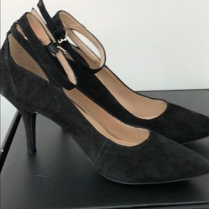 BCBG BLACK SUEDE ANKLE STRAP HEELS